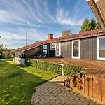 度假居 Nica - 100m From The Sea By Interhome *