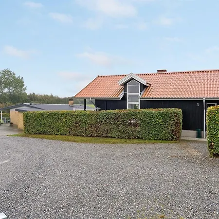 Nica - 100m From The Sea By Interhome *