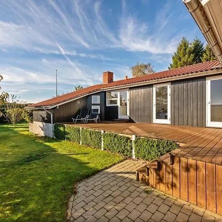 Prázdninový dům Nica - 100m From The Sea By Interhome *