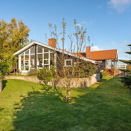 Nica - 100m From The Sea By Interhome *