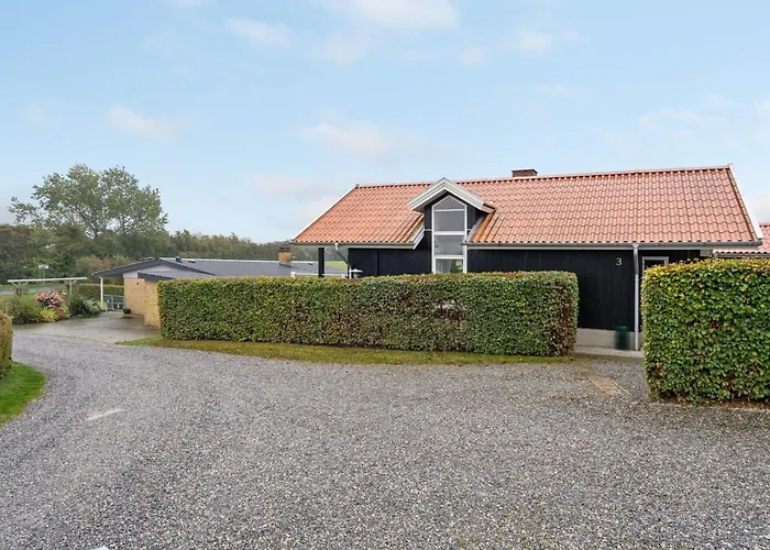 Nica - 100m From The Sea By Interhome *